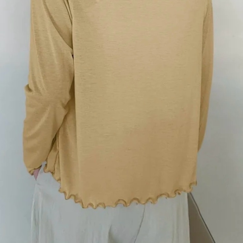 Light Yellow Ruffled Hem Knit Silk Top - Picture 6 of 7